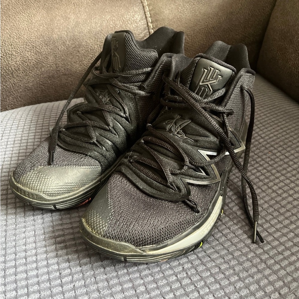 Nike Kyrie 5 Black Rainbow Soles